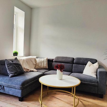 Neu Sanierte Wohnung Mit Balkon Und Stellplatz แอร์ฟวร์ท ภายนอก รูปภาพ
