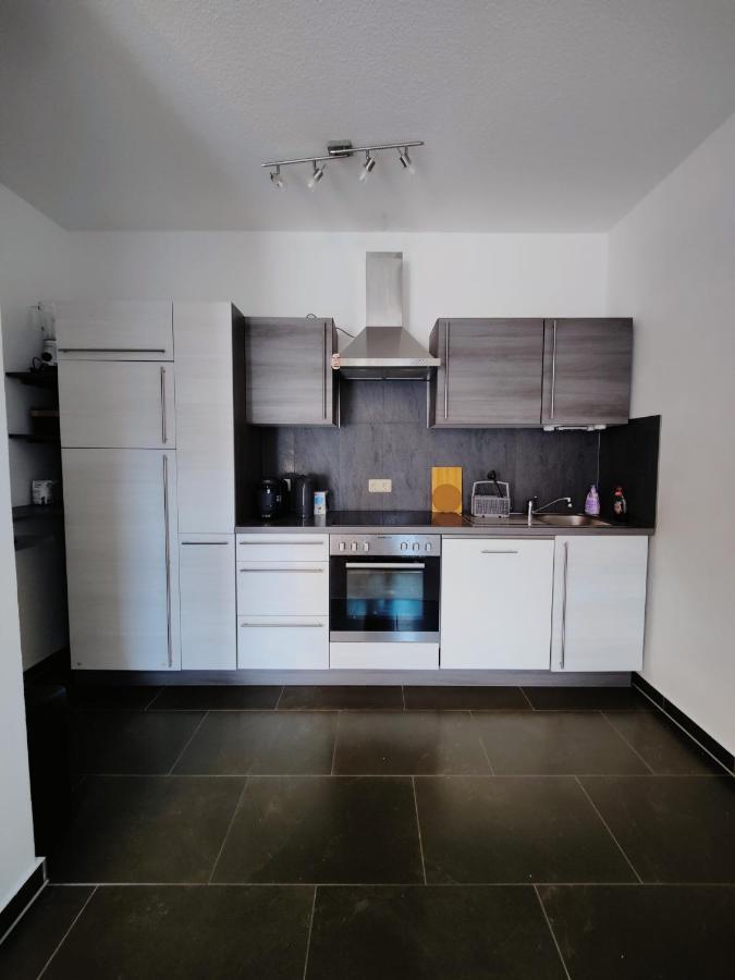 Neu Sanierte Wohnung Mit Balkon Und Stellplatz แอร์ฟวร์ท ภายนอก รูปภาพ